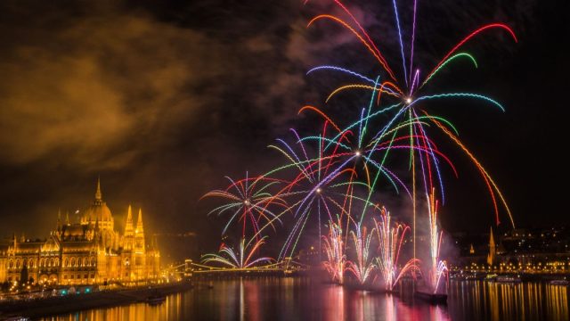 Spoon the Boat- szilveszter 2025